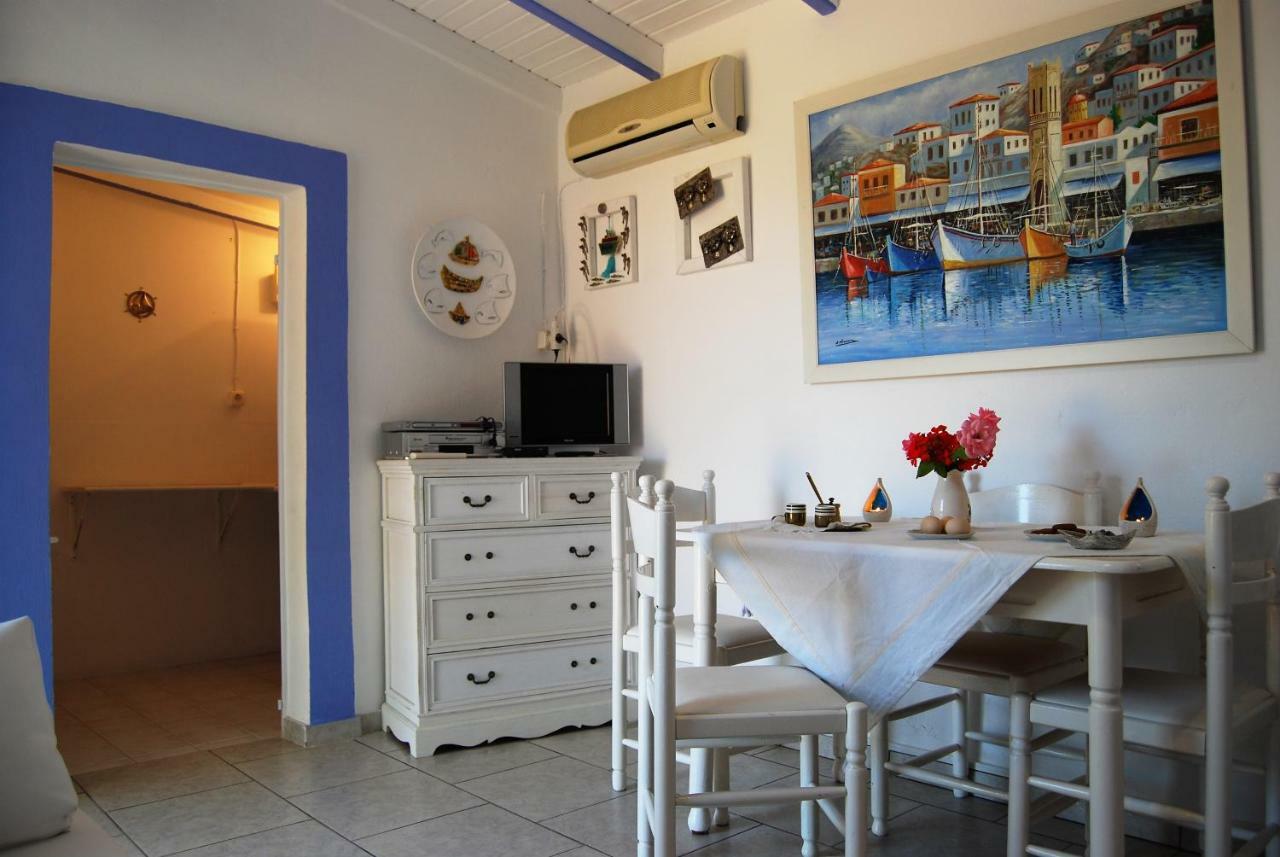 Killini Cottage Studio The Small Cyclades Kastro-Kyllini エクステリア 写真